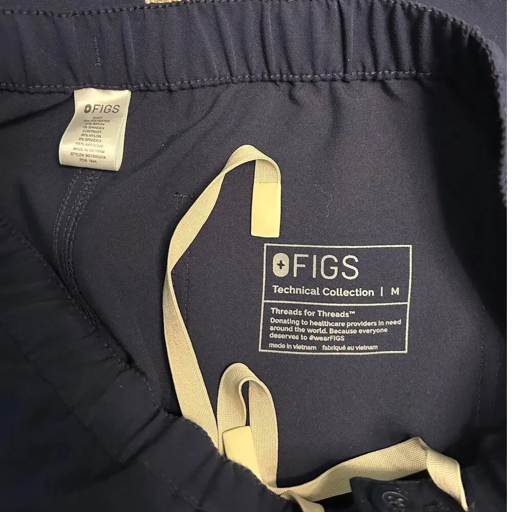 EUC Figs Men’s Kigali Scrub Pants RARE STYLE Navy Size Medium